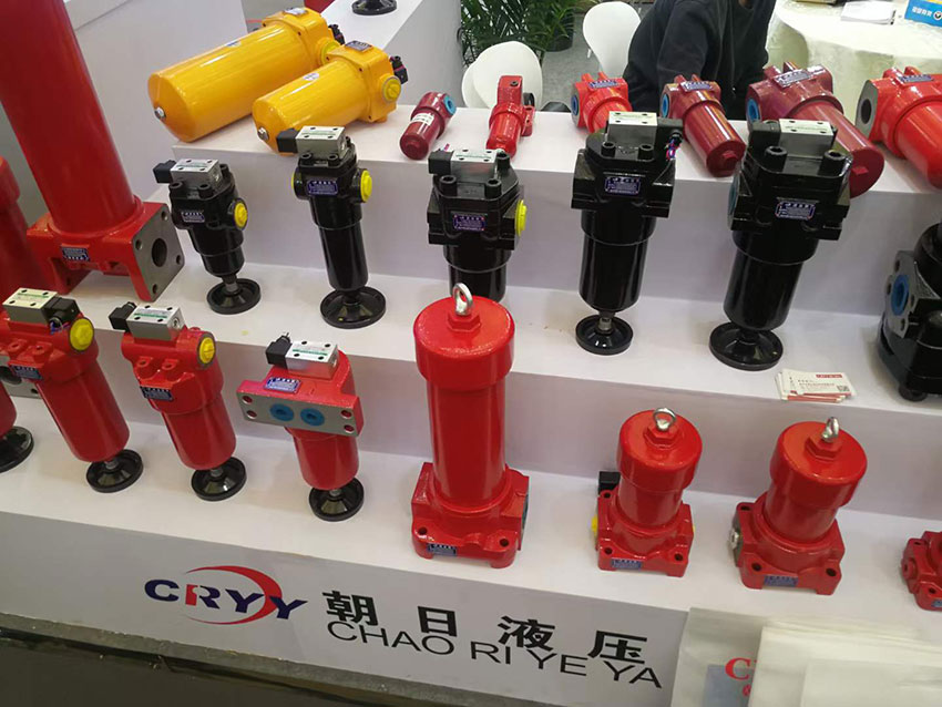 隨著生產(chǎn)制造業(yè)的發(fā)展，液壓配件作為機(jī)械的零件之一被廣泛使用，其中液壓配件起著不可或缺的作用，因?yàn)槭菬o形的存在，所以容易被忽視，那么，下面跟著遠(yuǎn)征液壓一起了解下液壓配件生產(chǎn)應(yīng)符合技術(shù)和使用標(biāo)準(zhǔn)吧!
